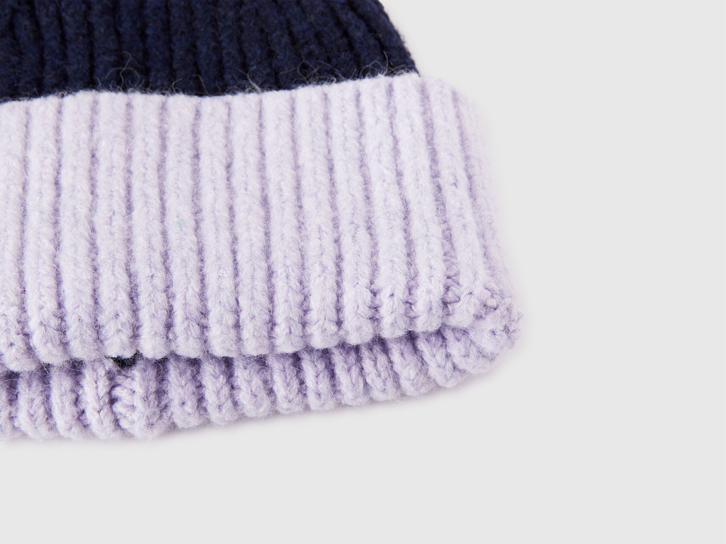 CAP Women image number 3